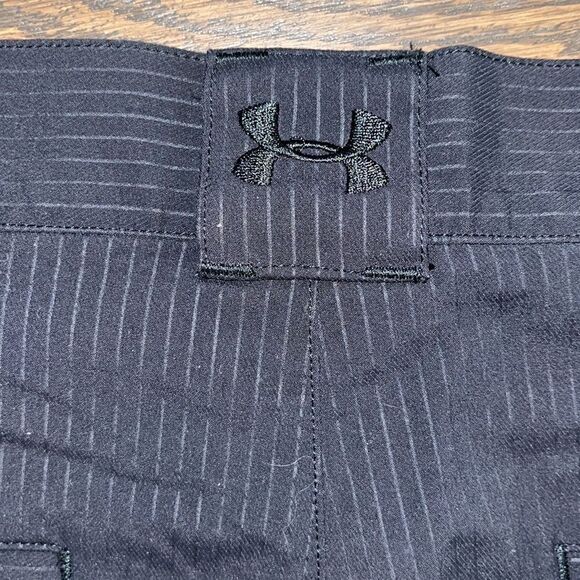Rare 11” Jordan Spieth Black Pinstripe flat front under Armour golf shorts 36 - Picture 4 of 5